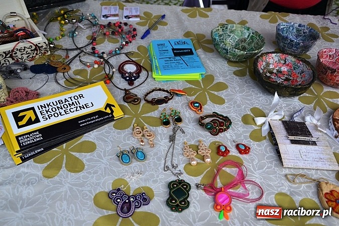 Zdjęcie w galerii na portalu naszraciborz.pl: Organizacje pozarządowe zaprezentowały się na Zamku Piastowskim  wiadomości z regionu