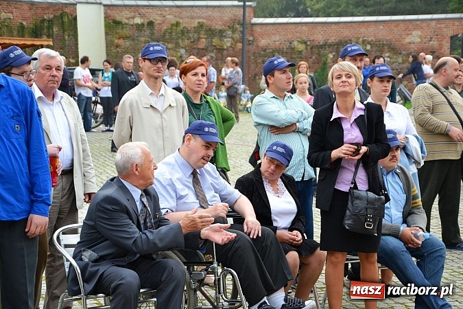 Zdjęcie w galerii na portalu naszraciborz.pl: Organizacje pozarządowe zaprezentowały się na Zamku Piastowskim  wiadomości z regionu