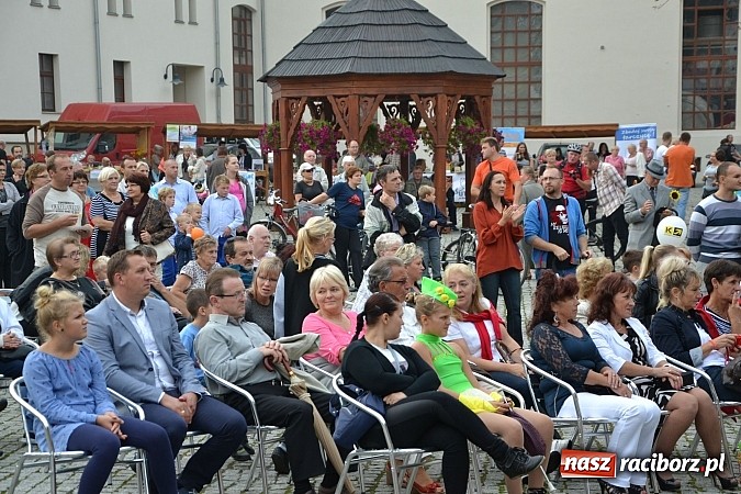Zdjęcie w galerii na portalu naszraciborz.pl: Organizacje pozarządowe zaprezentowały się na Zamku Piastowskim  wiadomości z regionu