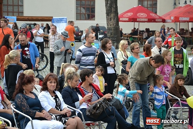 Zdjęcie w galerii na portalu naszraciborz.pl: Organizacje pozarządowe zaprezentowały się na Zamku Piastowskim  wiadomości z regionu