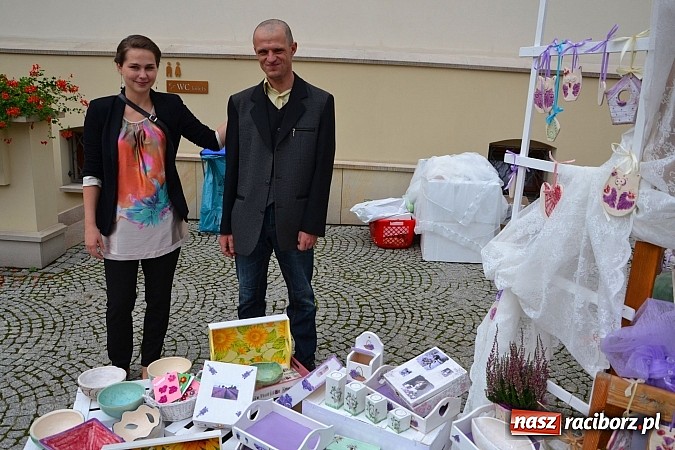 Zdjęcie w galerii na portalu naszraciborz.pl: Organizacje pozarządowe zaprezentowały się na Zamku Piastowskim  wiadomości z regionu