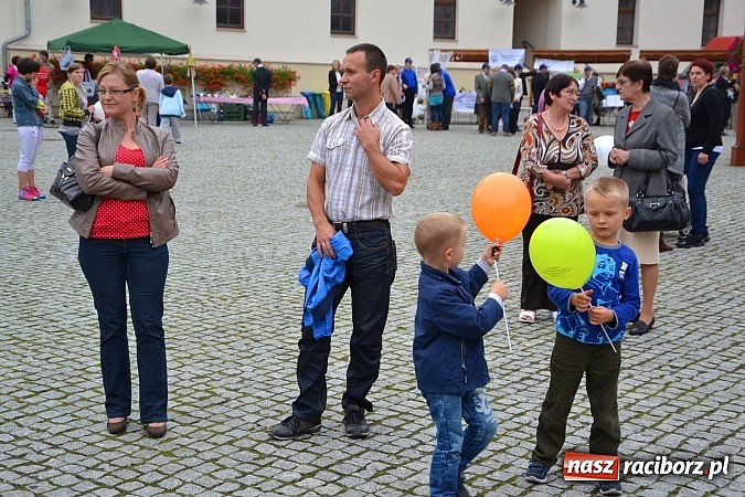 Zdjęcie w galerii na portalu naszraciborz.pl: Organizacje pozarządowe zaprezentowały się na Zamku Piastowskim  wiadomości z regionu