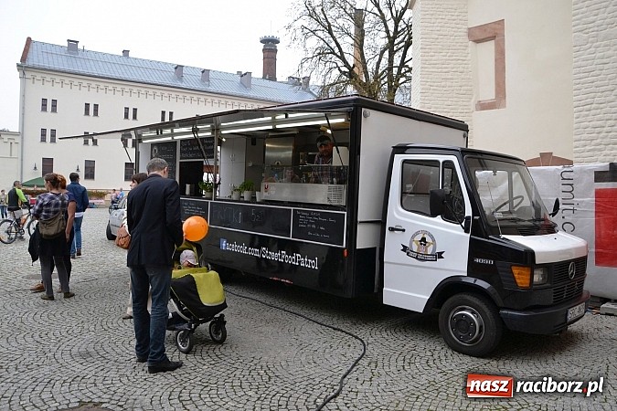Zdjęcie w galerii na portalu naszraciborz.pl: Organizacje pozarządowe zaprezentowały się na Zamku Piastowskim  wiadomości z regionu