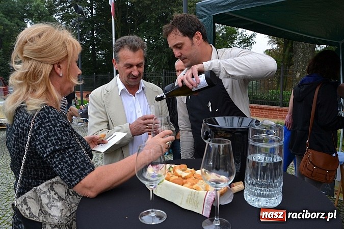 Zdjęcie w galerii na portalu naszraciborz.pl: Organizacje pozarządowe zaprezentowały się na Zamku Piastowskim  wiadomości z regionu