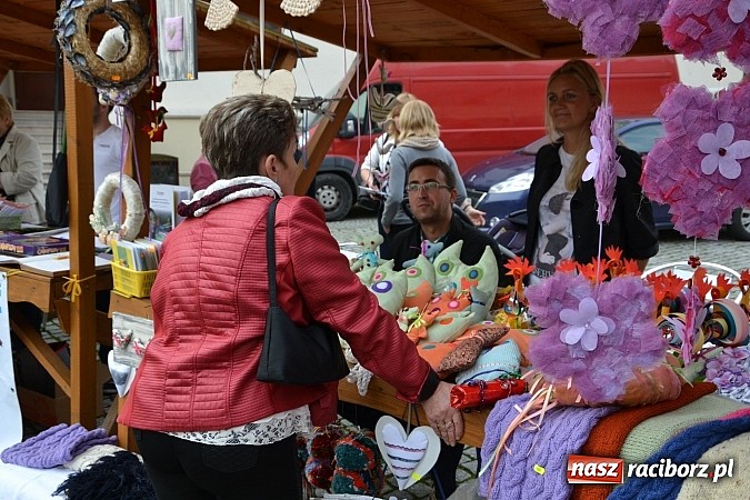 Zdjęcie w galerii na portalu naszraciborz.pl: Organizacje pozarządowe zaprezentowały się na Zamku Piastowskim  wiadomości z regionu