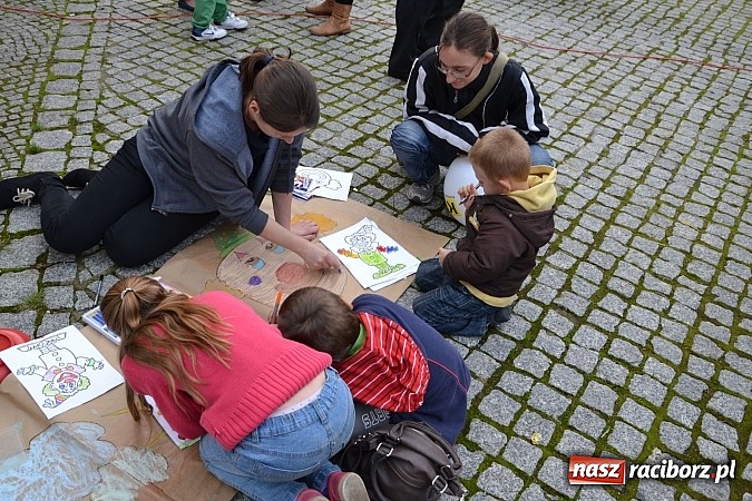 Zdjęcie w galerii na portalu naszraciborz.pl: Organizacje pozarządowe zaprezentowały się na Zamku Piastowskim  wiadomości z regionu