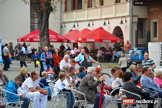 Zdjęcie w galerii na portalu naszraciborz.pl: Organizacje pozarządowe zaprezentowały się na Zamku Piastowskim  wiadomości z regionu