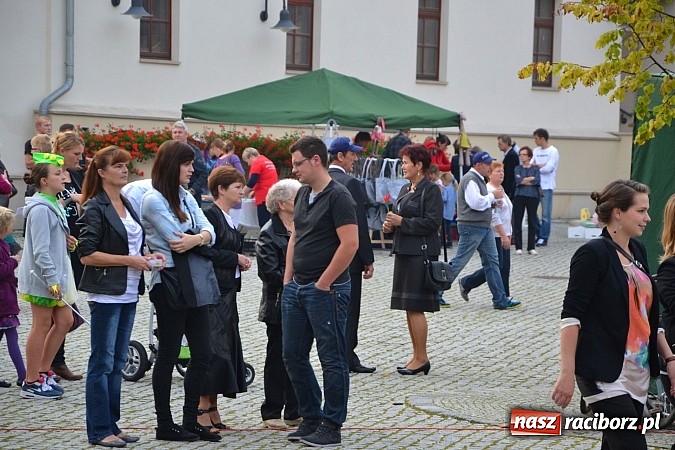 Zdjęcie w galerii na portalu naszraciborz.pl: Organizacje pozarządowe zaprezentowały się na Zamku Piastowskim  wiadomości z regionu