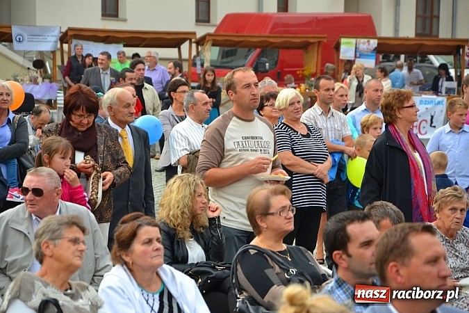 Zdjęcie w galerii na portalu naszraciborz.pl: Organizacje pozarządowe zaprezentowały się na Zamku Piastowskim  wiadomości z regionu