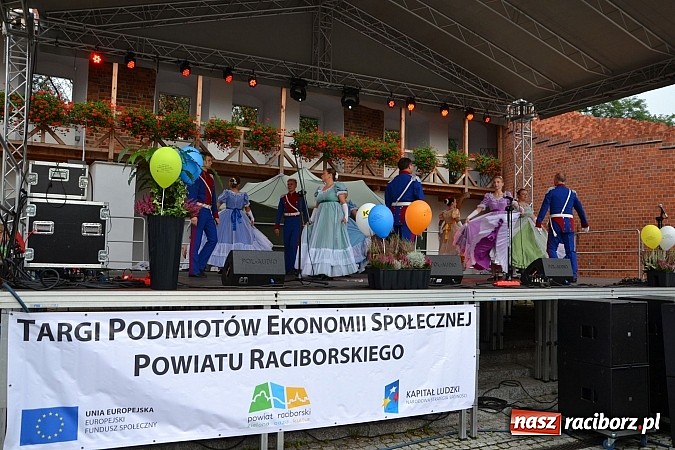 Zdjęcie w galerii na portalu naszraciborz.pl: Organizacje pozarządowe zaprezentowały się na Zamku Piastowskim  wiadomości z regionu