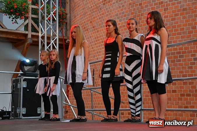 Zdjęcie w galerii na portalu naszraciborz.pl: Organizacje pozarządowe zaprezentowały się na Zamku Piastowskim  wiadomości z regionu