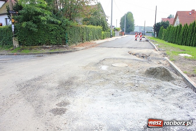 Zdjęcie w galerii na portalu naszraciborz.pl: Trwa przebudowa ulic Wschodniej i Urbana wiadomości z regionu