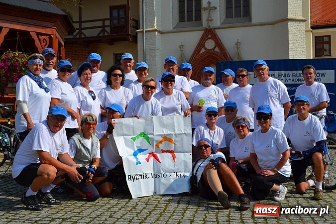 Zdjęcie w galerii na portalu naszraciborz.pl: Sekcja rowerowa Smerfy gościła na zamku wiadomości z regionu