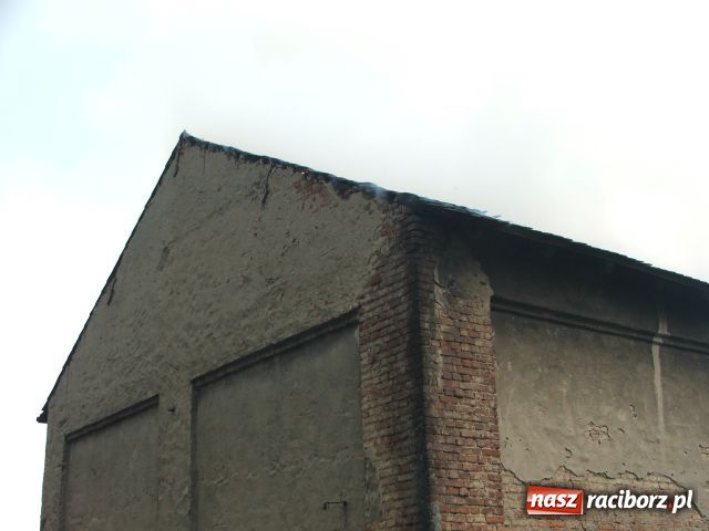 Zdjęcie w galerii na portalu naszraciborz.pl: PIORUN uderzył w stodołę wiadomości z regionu