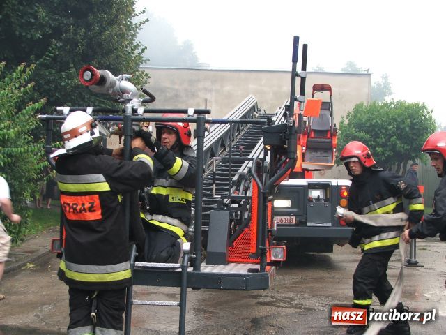 Zdjęcie w galerii na portalu naszraciborz.pl: PIORUN uderzył w stodołę wiadomości z regionu