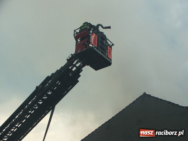 Zdjęcie w galerii na portalu naszraciborz.pl: PIORUN uderzył w stodołę wiadomości z regionu