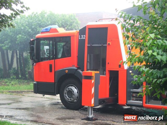 Zdjęcie w galerii na portalu naszraciborz.pl: PIORUN uderzył w stodołę wiadomości z regionu