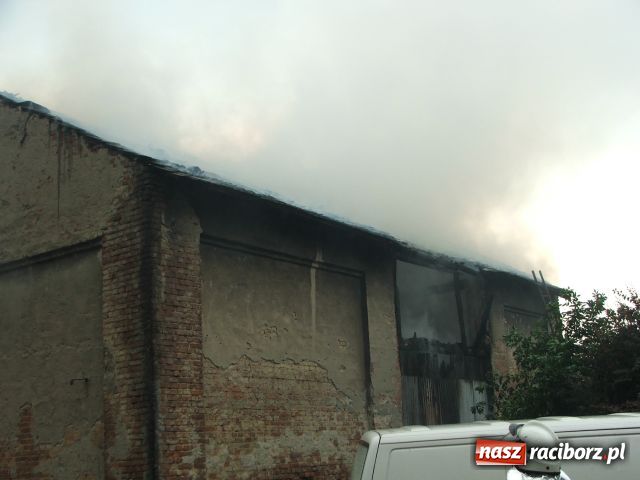 Zdjęcie w galerii na portalu naszraciborz.pl: PIORUN uderzył w stodołę wiadomości z regionu