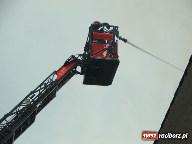 Zdjęcie w galerii na portalu naszraciborz.pl: PIORUN uderzył w stodołę wiadomości z regionu