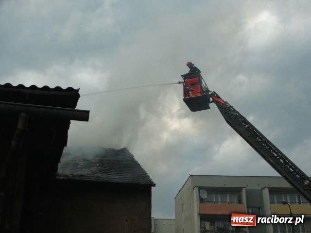 Zdjęcie w galerii na portalu naszraciborz.pl: PIORUN uderzył w stodołę wiadomości z regionu