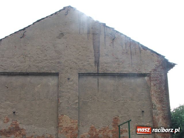 Zdjęcie w galerii na portalu naszraciborz.pl: PIORUN uderzył w stodołę wiadomości z regionu