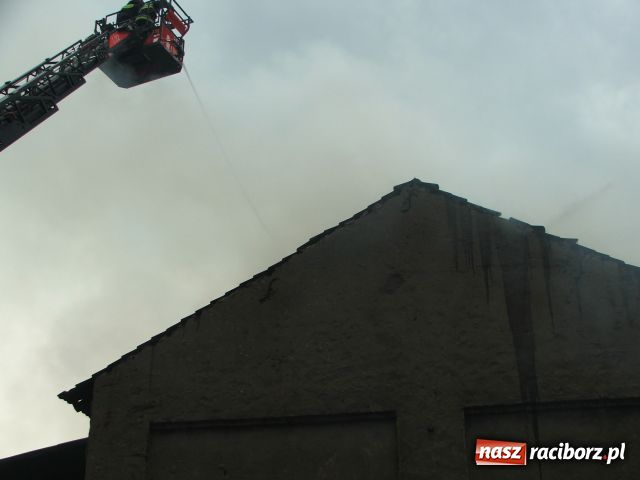 Zdjęcie w galerii na portalu naszraciborz.pl: PIORUN uderzył w stodołę wiadomości z regionu