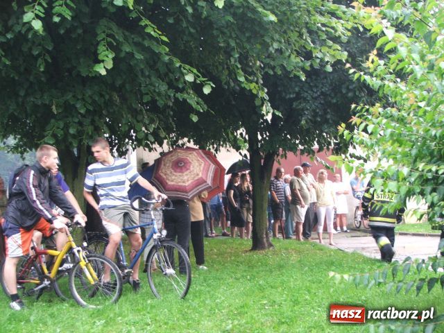 Zdjęcie w galerii na portalu naszraciborz.pl: PIORUN uderzył w stodołę wiadomości z regionu