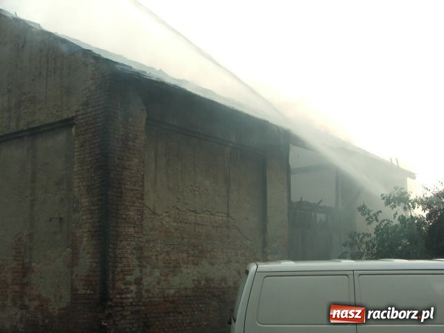 Zdjęcie w galerii na portalu naszraciborz.pl: PIORUN uderzył w stodołę wiadomości z regionu