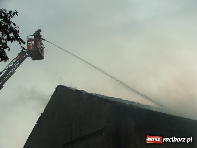 Zdjęcie w galerii na portalu naszraciborz.pl: PIORUN uderzył w stodołę wiadomości z regionu