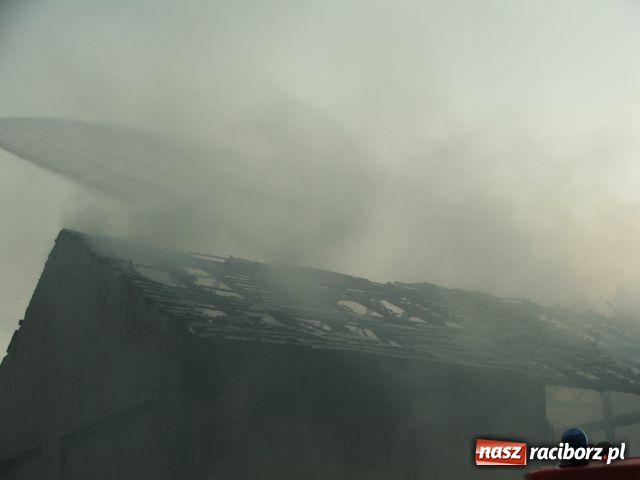 Zdjęcie w galerii na portalu naszraciborz.pl: PIORUN uderzył w stodołę wiadomości z regionu