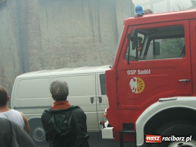 Zdjęcie w galerii na portalu naszraciborz.pl: PIORUN uderzył w stodołę wiadomości z regionu