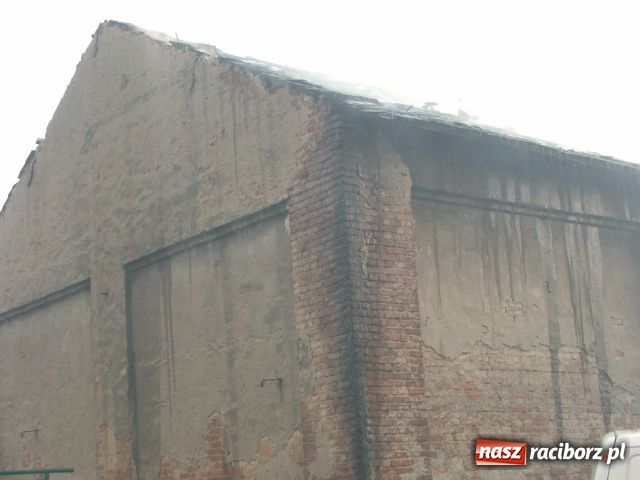 Zdjęcie w galerii na portalu naszraciborz.pl: PIORUN uderzył w stodołę wiadomości z regionu