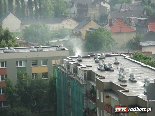 Zdjęcie w galerii na portalu naszraciborz.pl: PIORUN uderzył w stodołę wiadomości z regionu