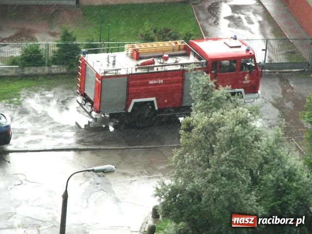 Zdjęcie w galerii na portalu naszraciborz.pl: PIORUN uderzył w stodołę wiadomości z regionu