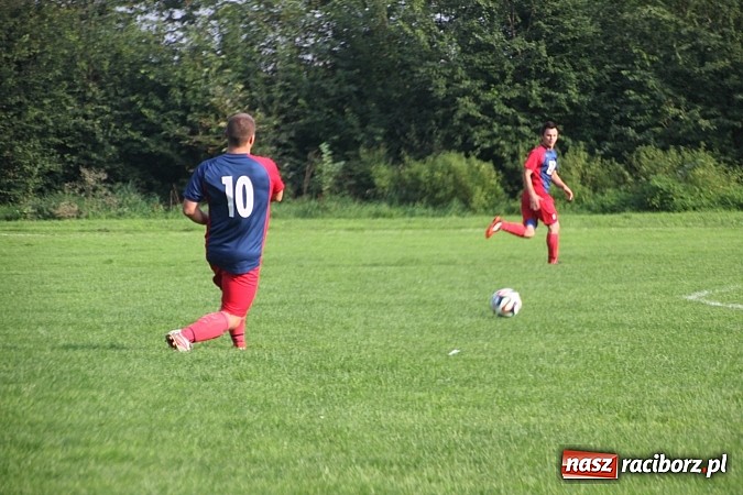 Zdjęcie w galerii na portalu naszraciborz.pl: Osiem bramek w meczu Wojnowice kontra Rzuchów wiadomości z regionu