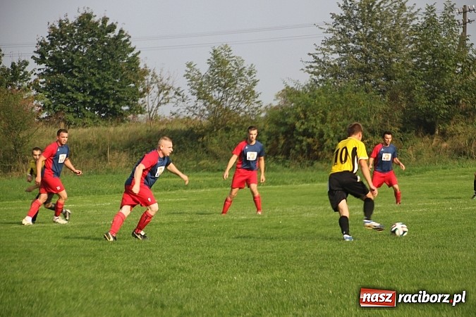 Zdjęcie w galerii na portalu naszraciborz.pl: Osiem bramek w meczu Wojnowice kontra Rzuchów wiadomości z regionu