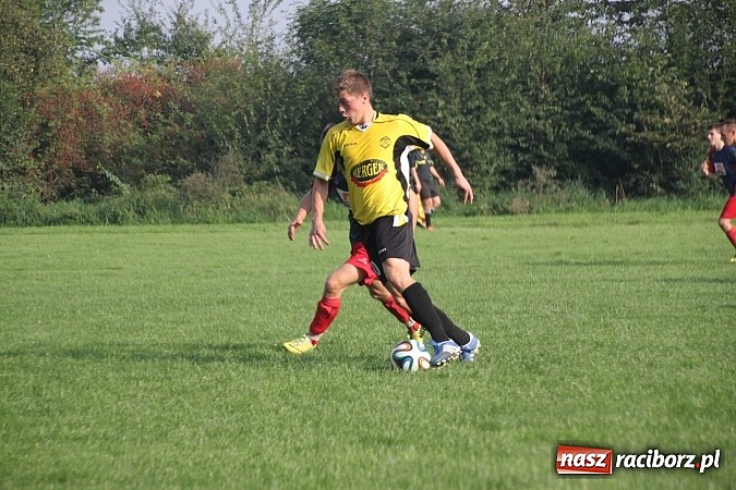 Zdjęcie w galerii na portalu naszraciborz.pl: Osiem bramek w meczu Wojnowice kontra Rzuchów wiadomości z regionu