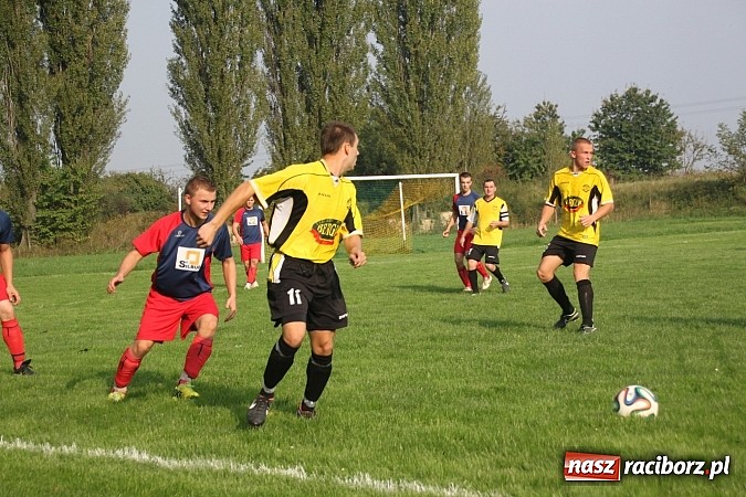 Zdjęcie w galerii na portalu naszraciborz.pl: Osiem bramek w meczu Wojnowice kontra Rzuchów wiadomości z regionu