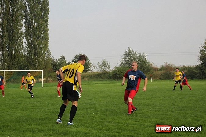 Zdjęcie w galerii na portalu naszraciborz.pl: Osiem bramek w meczu Wojnowice kontra Rzuchów wiadomości z regionu