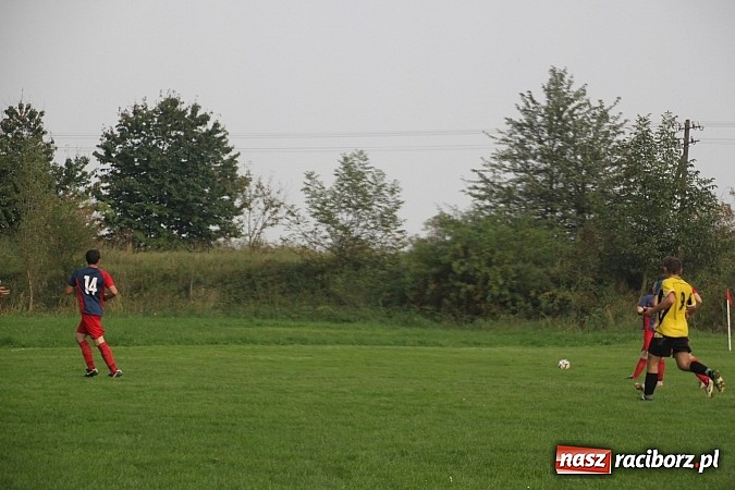 Zdjęcie w galerii na portalu naszraciborz.pl: Osiem bramek w meczu Wojnowice kontra Rzuchów wiadomości z regionu