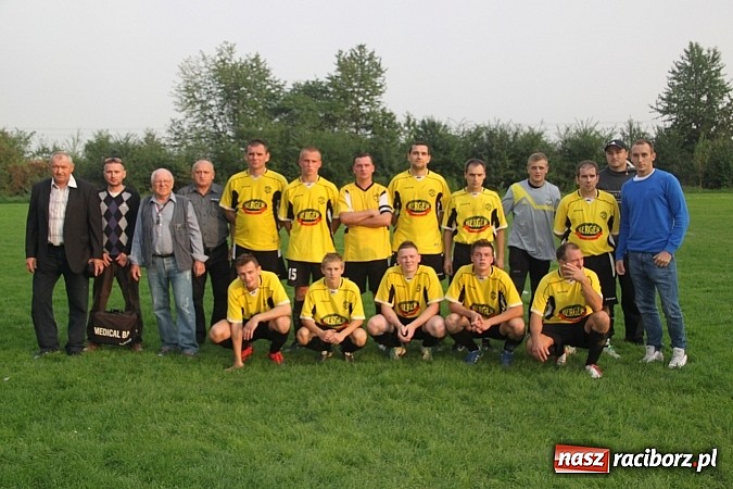 Zdjęcie w galerii na portalu naszraciborz.pl: Osiem bramek w meczu Wojnowice kontra Rzuchów wiadomości z regionu