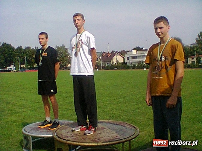 Zdjęcie w galerii na portalu naszraciborz.pl: Lekkoatletyka. Młodzicy w akcji wiadomości z regionu