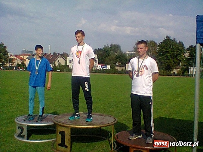 Zdjęcie w galerii na portalu naszraciborz.pl: Lekkoatletyka. Młodzicy w akcji wiadomości z regionu
