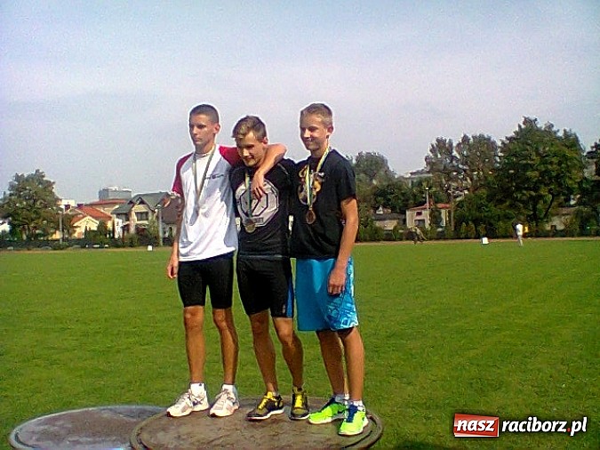 Zdjęcie w galerii na portalu naszraciborz.pl: Lekkoatletyka. Młodzicy w akcji wiadomości z regionu