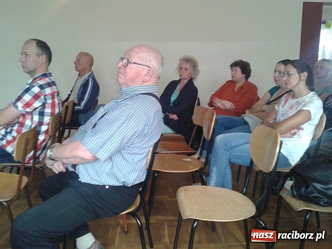 Zdjęcie w galerii na portalu naszraciborz.pl: Miedonia zapomnianą dzielnicą? Prezydent spotkał się z mieszkańcami   wiadomości z regionu