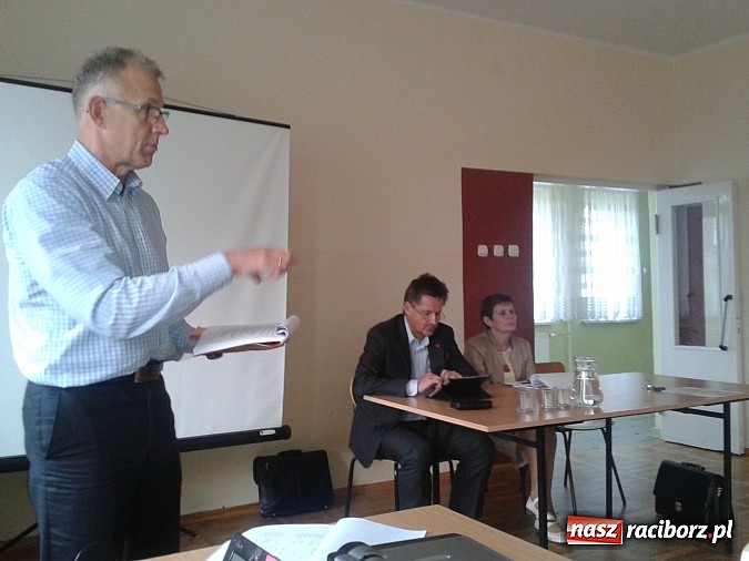 Zdjęcie w galerii na portalu naszraciborz.pl: Miedonia zapomnianą dzielnicą? Prezydent spotkał się z mieszkańcami   wiadomości z regionu