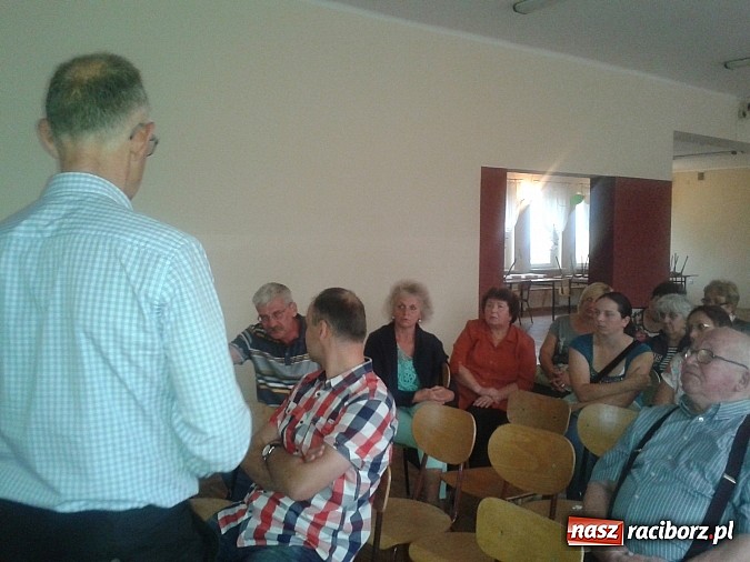 Zdjęcie w galerii na portalu naszraciborz.pl: Miedonia zapomnianą dzielnicą? Prezydent spotkał się z mieszkańcami   wiadomości z regionu