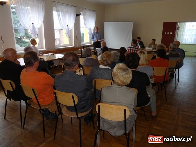 Zdjęcie w galerii na portalu naszraciborz.pl: Miedonia zapomnianą dzielnicą? Prezydent spotkał się z mieszkańcami   wiadomości z regionu