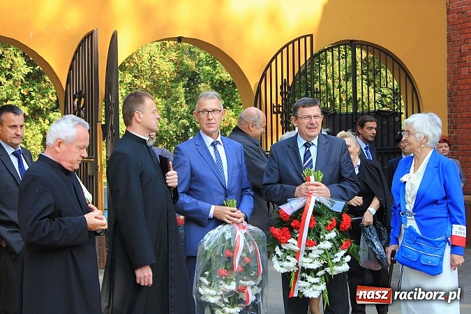 Zdjęcie w galerii na portalu naszraciborz.pl: Modlitwą uczcili pamięć Sybirak&oacute;w wiadomości z regionu