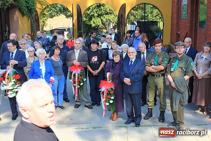 Zdjęcie w galerii na portalu naszraciborz.pl: Modlitwą uczcili pamięć Sybirak&oacute;w wiadomości z regionu
